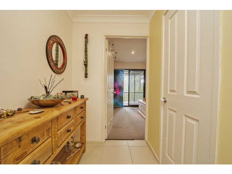 53 Lima Street, Edens Landing QLD 4207