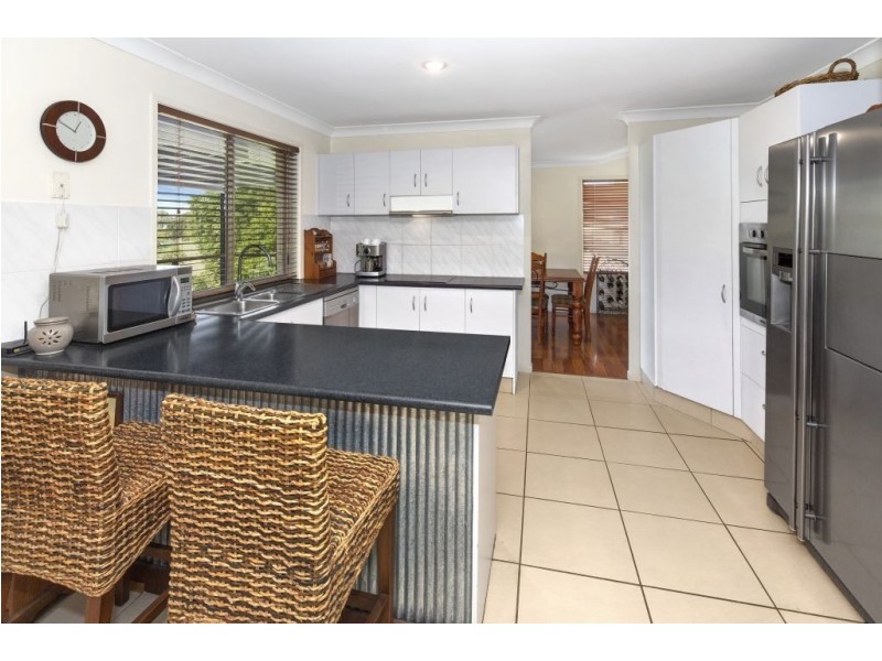 4 Yvonne Crescent, Mount Warren Park QLD 4207