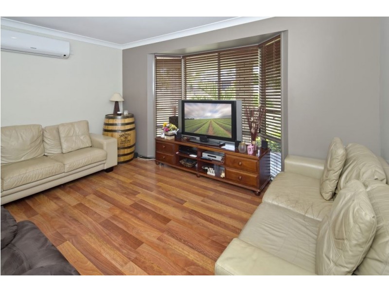 4 Yvonne Crescent, Mount Warren Park QLD 4207