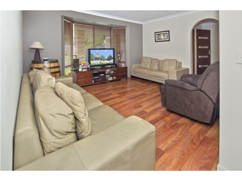 4 Yvonne Crescent, Mount Warren Park QLD 4207