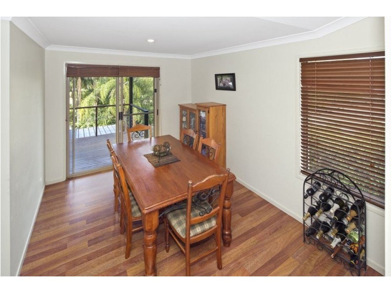 4 Yvonne Crescent, Mount Warren Park QLD 4207