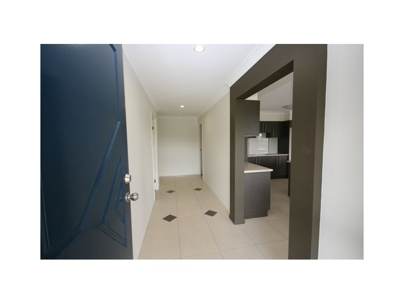 2 Summit Parade, Bahrs Scrub QLD 4207