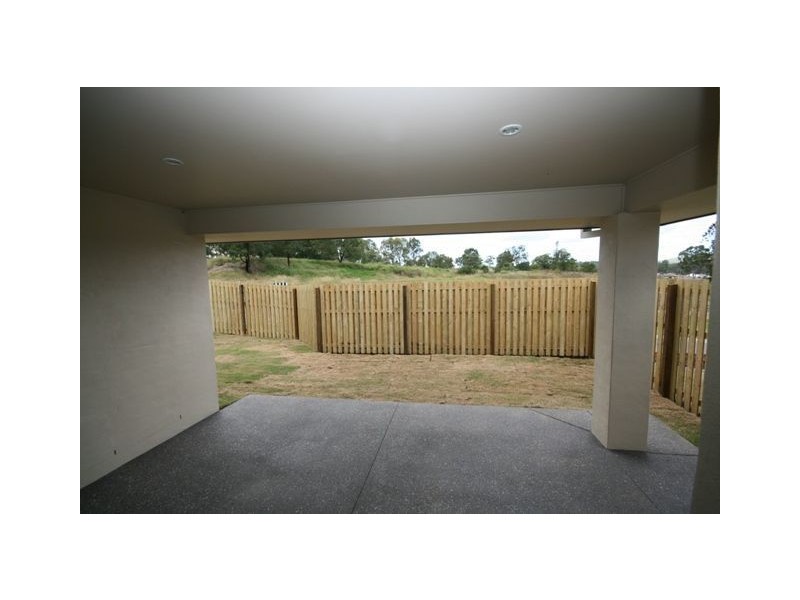 2 Summit Parade, Bahrs Scrub QLD 4207