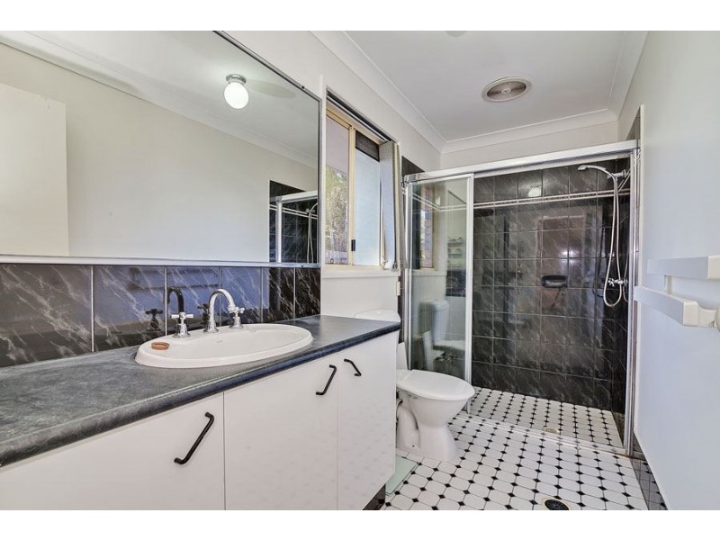 10 Berendt Court, Meadowbrook QLD 4131