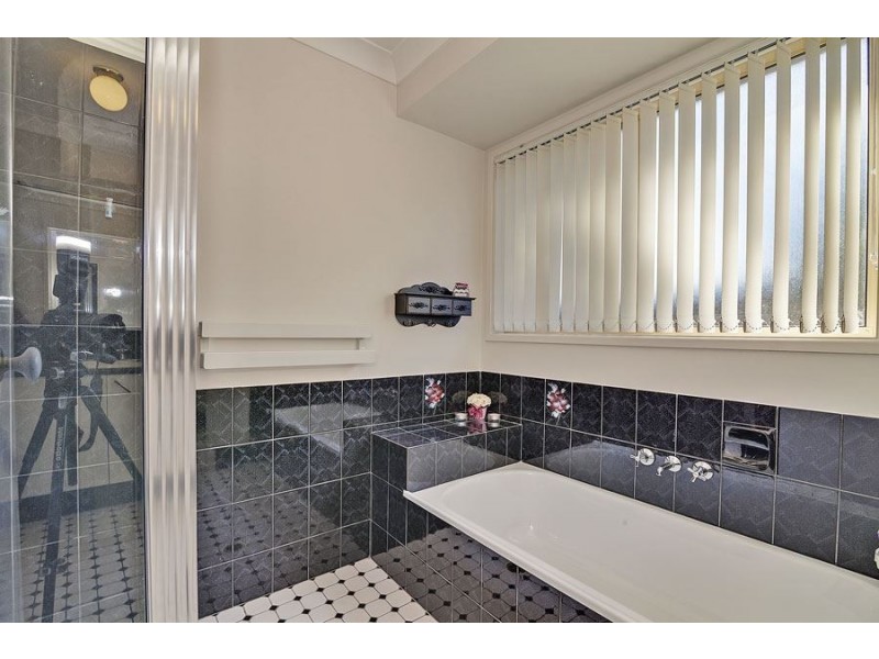 10 Berendt Court, Meadowbrook QLD 4131