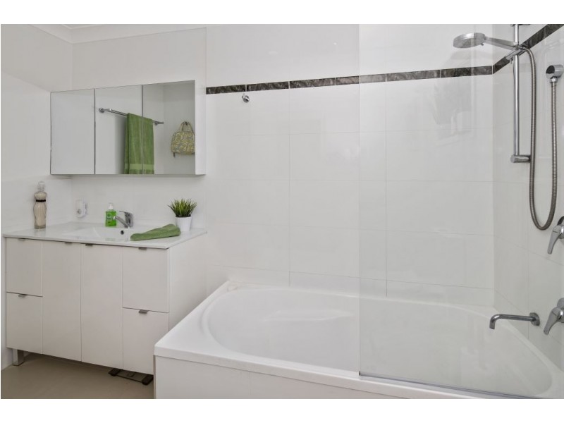 25 Morisset Court, Edens Landing QLD 4207
