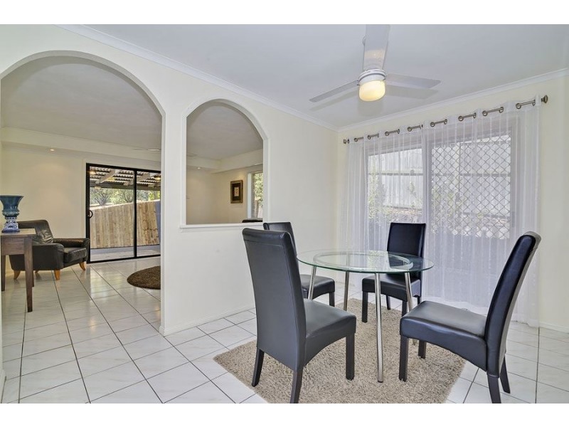 31 Wantana Crescent, Edens Landing QLD 4207