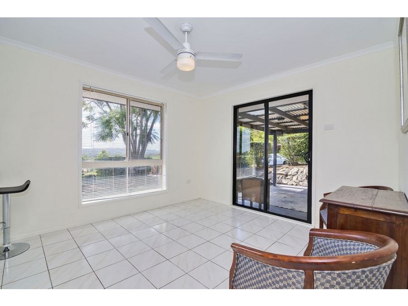 31 Wantana Crescent, Edens Landing QLD 4207