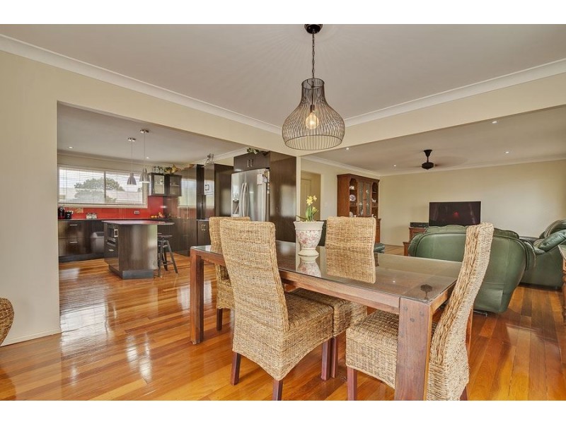 11 Curlew Crescent, Eagleby QLD 4207