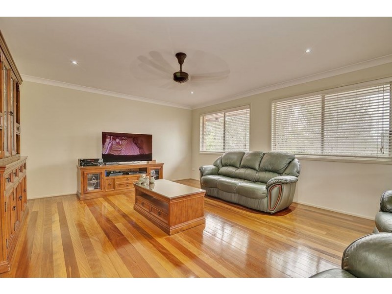 11 Curlew Crescent, Eagleby QLD 4207