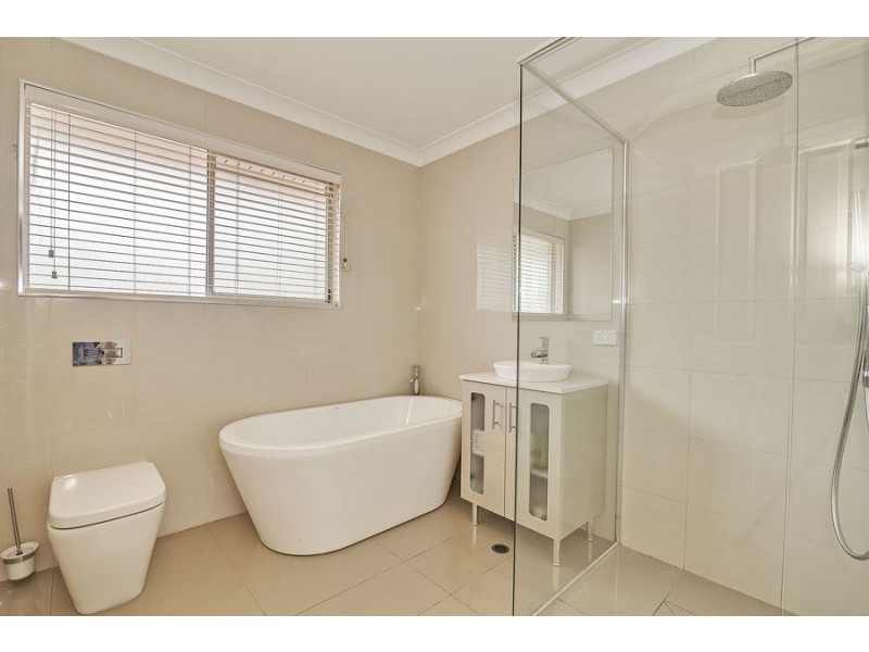 11 Curlew Crescent, Eagleby QLD 4207