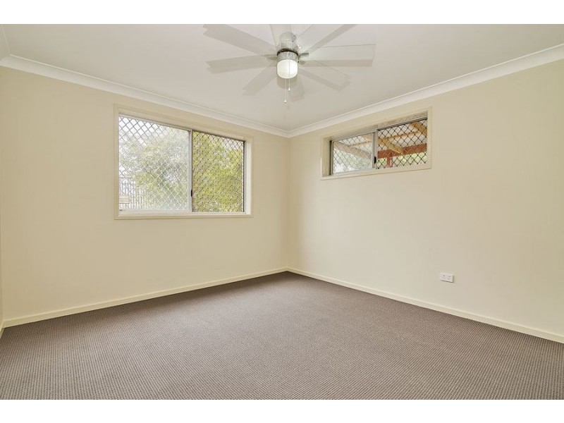 11 Curlew Crescent, Eagleby QLD 4207