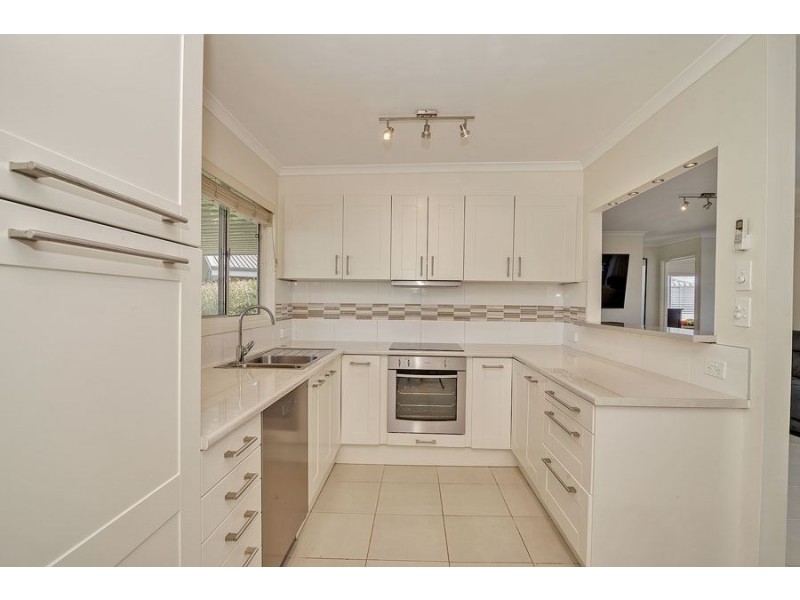 9 Dongarven Drive, Eagleby QLD 4207