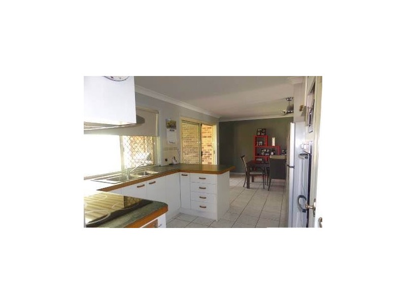 16 Ernest Street, Windaroo QLD 4207