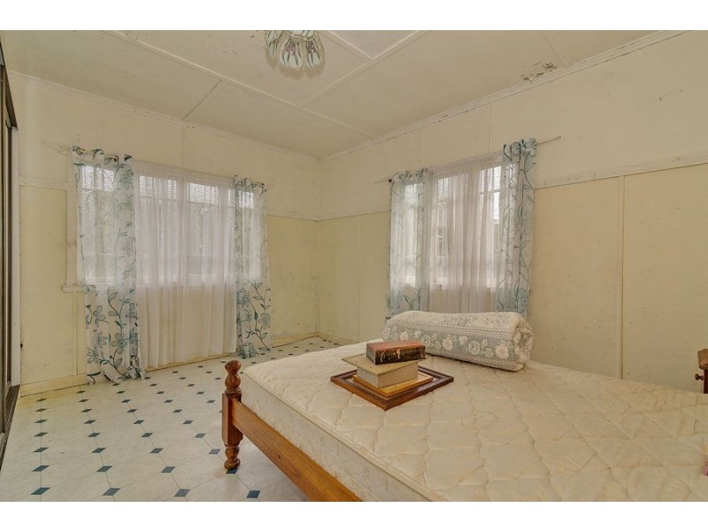 228 Quinns Hill Road West, Stapylton QLD 4207