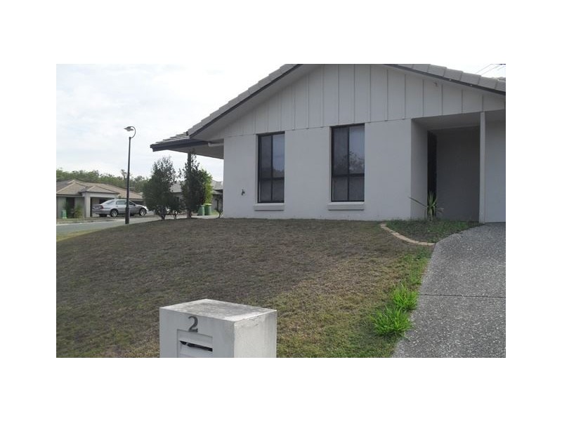 2/2 Wyndham Circuit, Holmview QLD 4207