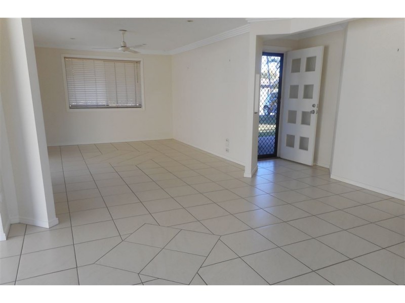 33 Robert Stanley Drive, Mount Warren Park QLD 4207