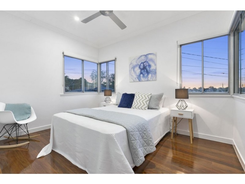 64 Brooks Street, Camp Hill QLD 4152