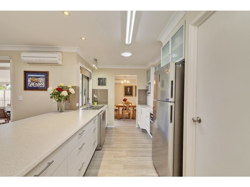 29 Wantana Crescent, Edens Landing QLD 4207