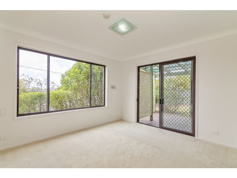 12 Moffatt Place, Edens Landing QLD 4207