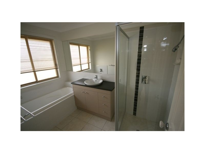 8 Sunridge Circuit, Bahrs Scrub QLD 4207