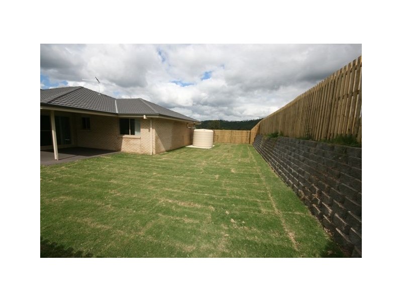 8 Sunridge Circuit, Bahrs Scrub QLD 4207