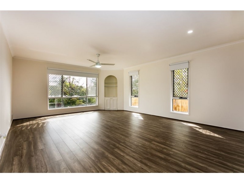 4 Jeetho Street, Holmview QLD 4207