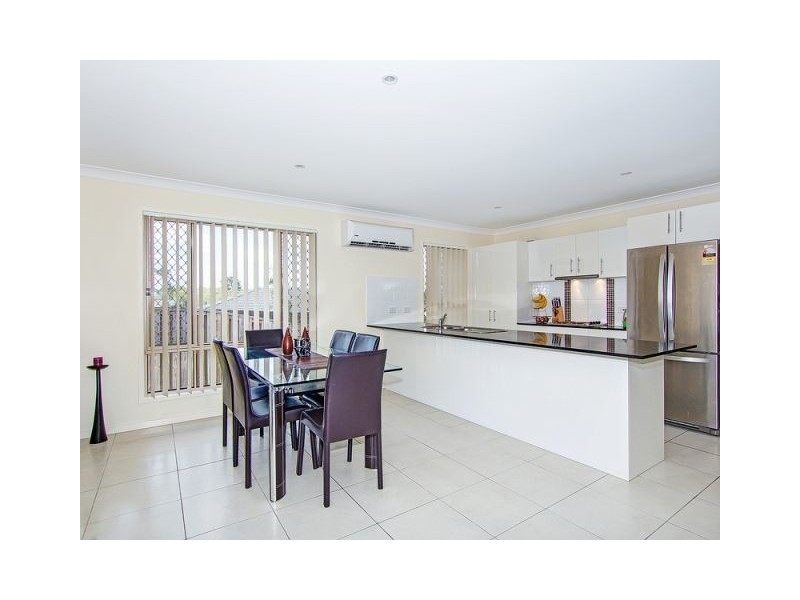 1 Wallaman Close, Waterford QLD 4133