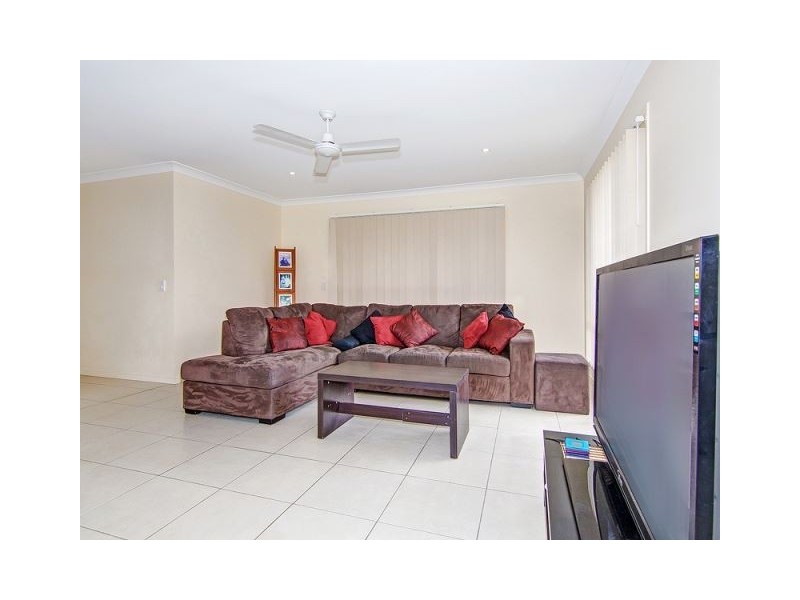 1 Wallaman Close, Waterford QLD 4133