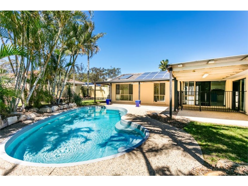 4 Richter Court, Edens Landing QLD 4207