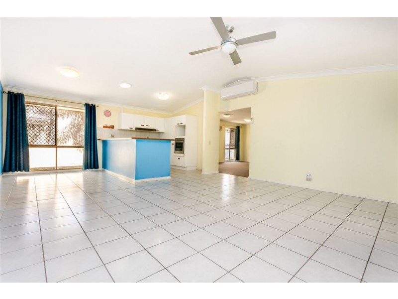 4 Richter Court, Edens Landing QLD 4207