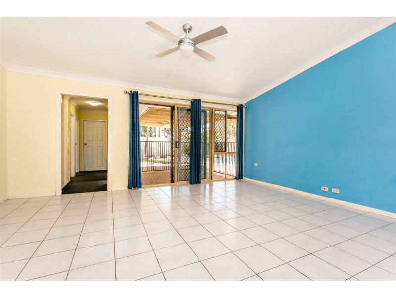 4 Richter Court, Edens Landing QLD 4207