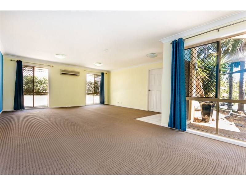 4 Richter Court, Edens Landing QLD 4207