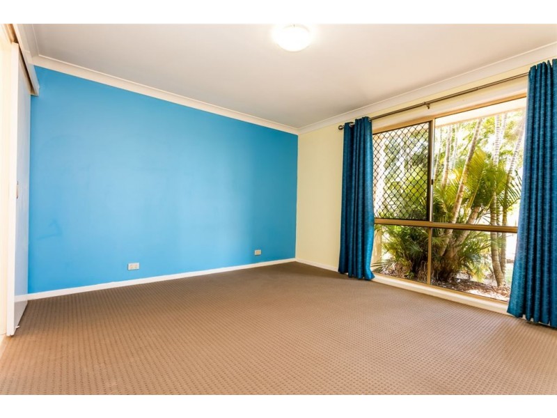 4 Richter Court, Edens Landing QLD 4207