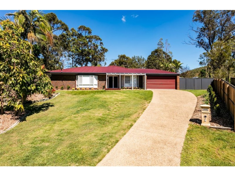 8 Minnie Place, Windaroo QLD 4207