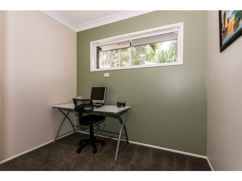 8 Minnie Place, Windaroo QLD 4207