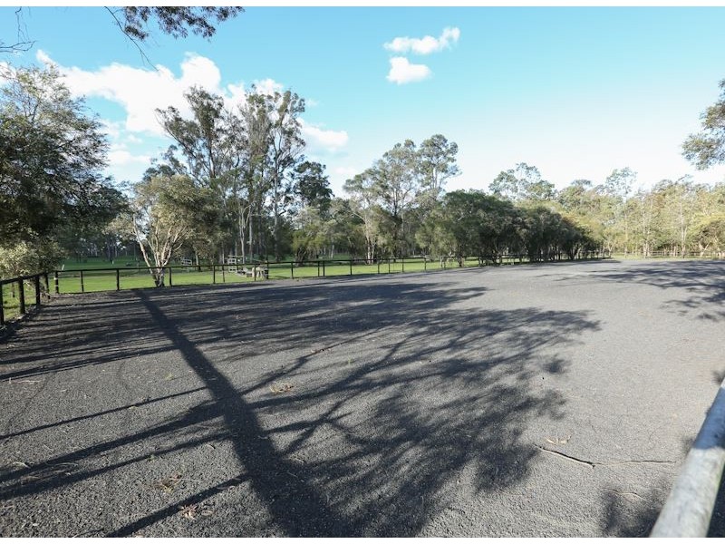 60 Coplick Crescent, Buccan QLD 4207