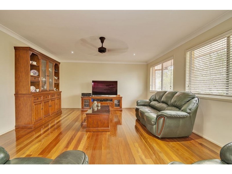 11 Curlew Crescent, Eagleby QLD 4207