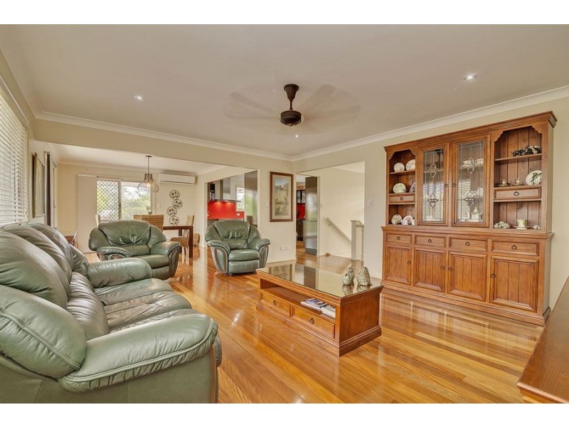 11 Curlew Crescent, Eagleby QLD 4207