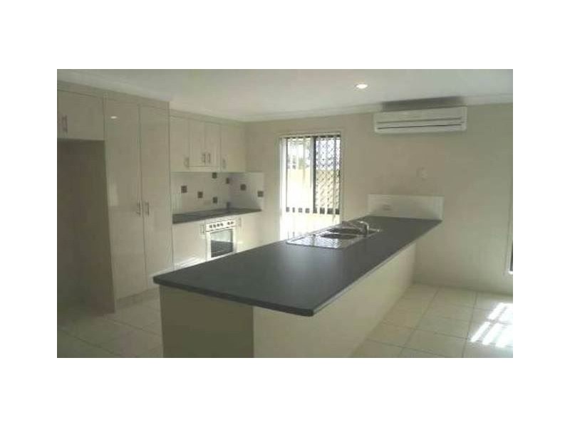 8 Goundry Dr, Holmview QLD 4207