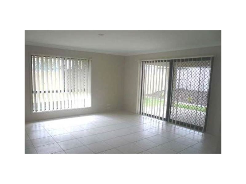 8 Goundry Dr, Holmview QLD 4207