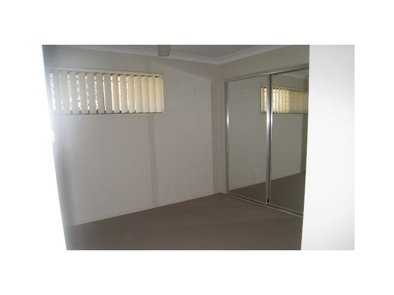 8 Goundry Dr, Holmview QLD 4207