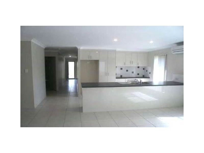 8 Goundry Dr, Holmview QLD 4207