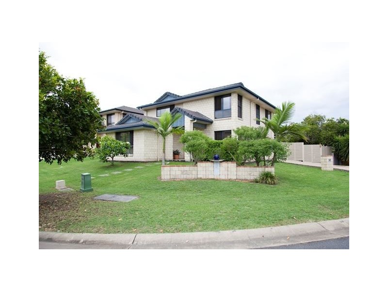 9 Lake Breeze Drive, Windaroo QLD 4207