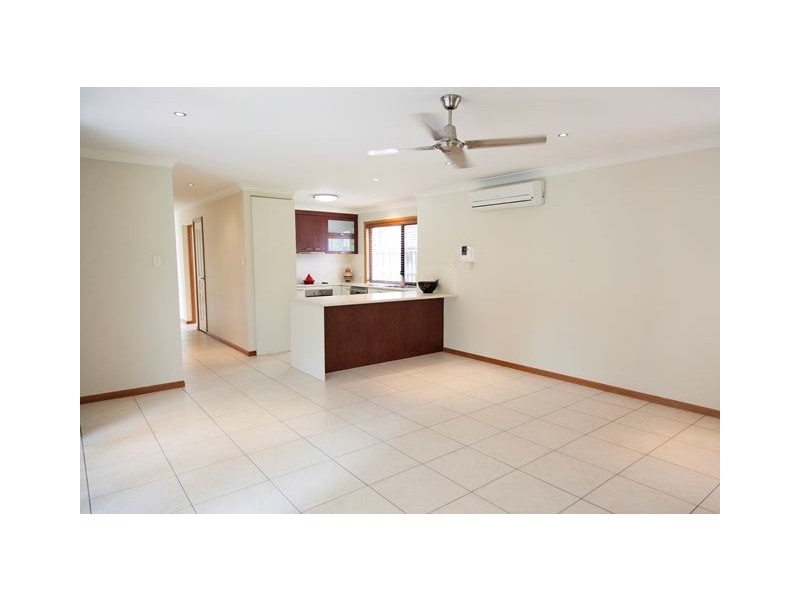 9 Lake Breeze Drive, Windaroo QLD 4207