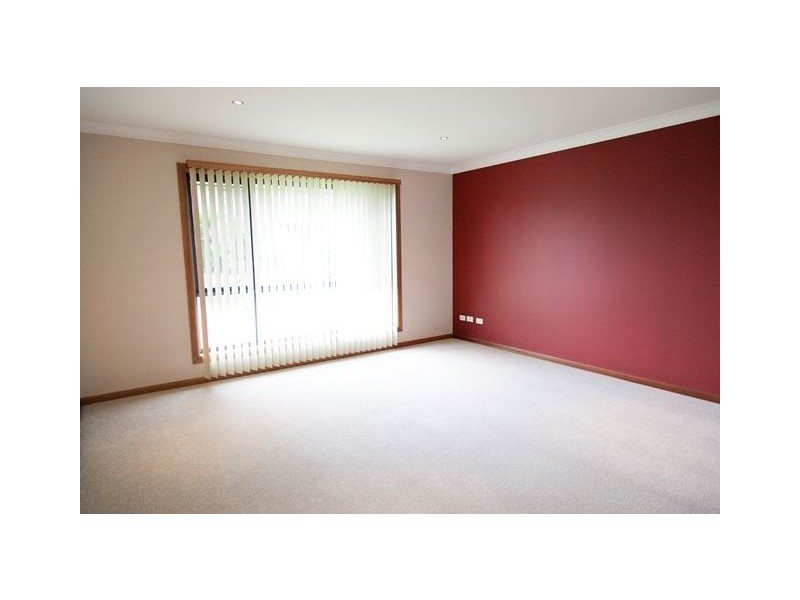 9 Lake Breeze Drive, Windaroo QLD 4207