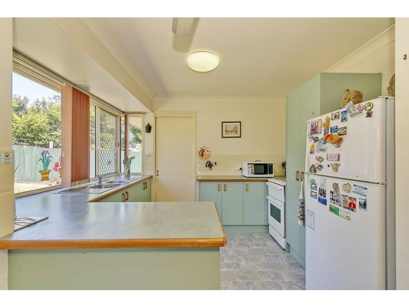 38 Grove Road, Edens Landing QLD 4207