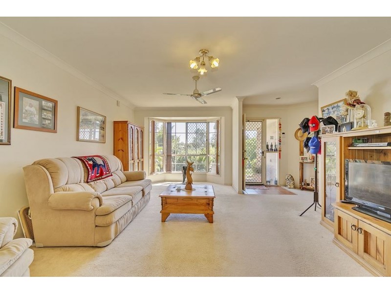 38 Grove Road, Edens Landing QLD 4207