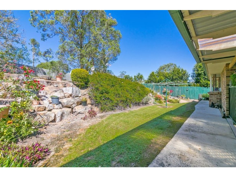 38 Grove Road, Edens Landing QLD 4207