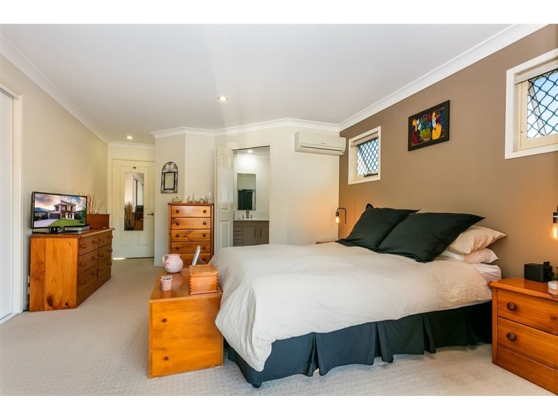 25 Waterline Crescent, Waterford QLD 4133